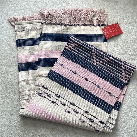 Kevia table or floor accent runner rug - Picture 2 of 6